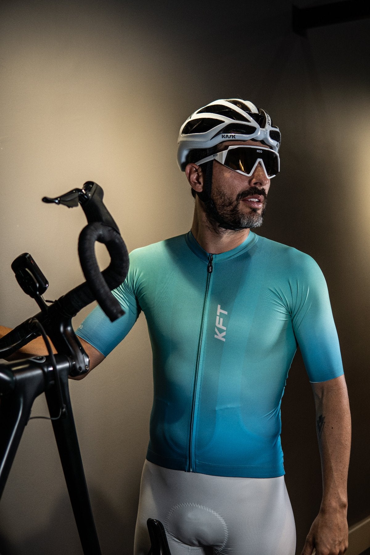 Jersey Basico Azul Slim MC Hombre