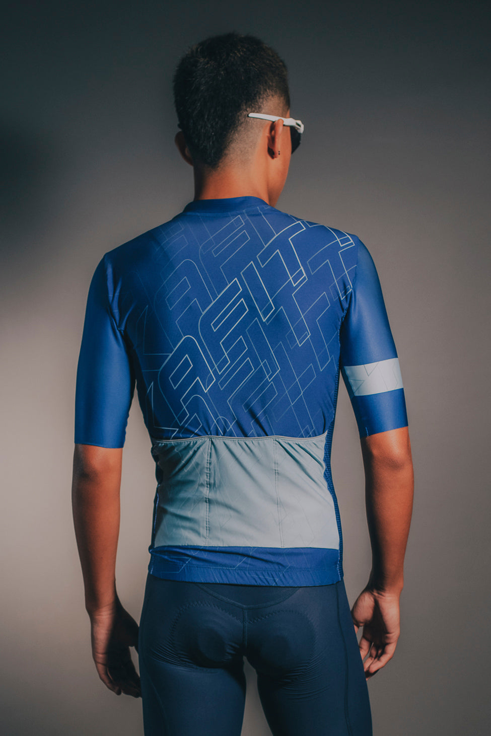 MC MORPHO BLUE BASIC SWEATER FOR MEN