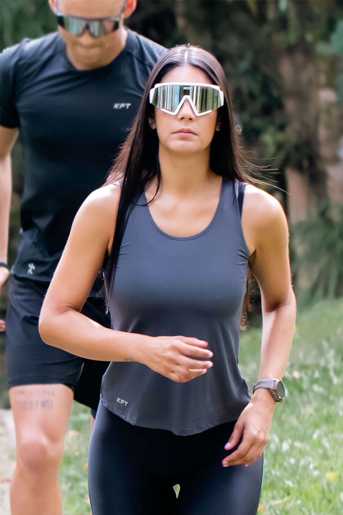 Camiseta Running Sisa Tela Fria Gris Mujer